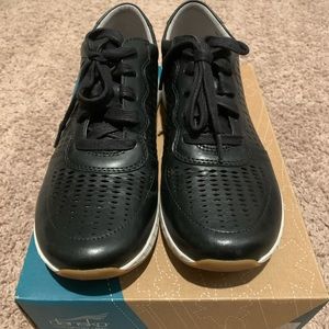 Dansko leather Charlie sneaker size 38 (8)